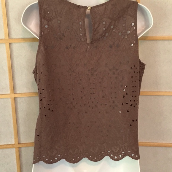 One Heart Clothing Sleeveless Eyelet Cocoa Brown Shell M - Picture 3 of 7